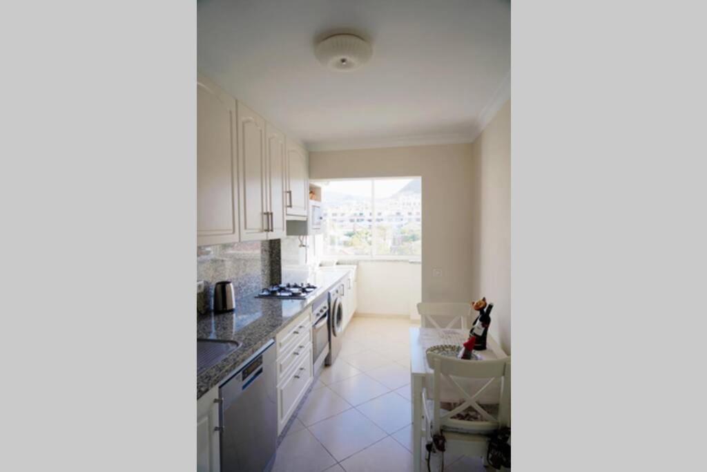 Jardines Del Sur, Ocean View Buzanada